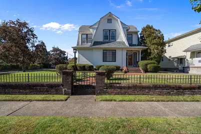 29 Summit Avenue, Lynbrook, NY 11563 - Photo 2