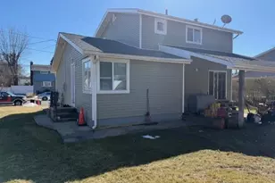 317 Whipple St, Brentwood, NY 11717 - Photo 6