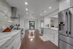 51 Foxwood Dr, Jericho, NY 11753 - Photo 6