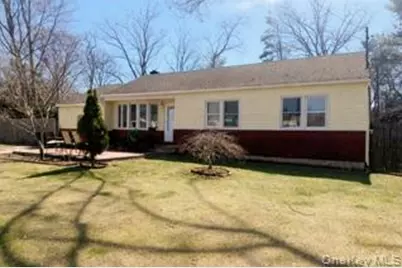 10 Sinclair Drive, Greenlawn, NY 11740 - Photo 2