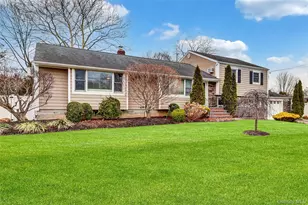 18 Frost Ln, Greenlawn, NY 11740 - Photo 2