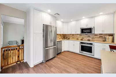 19 Spyglass Lane, East Setauket, NY 11733 - Photo 12