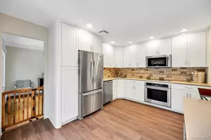 19 Spyglass Ln, East Setauket, NY 11733 - Photo 12