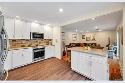 19 Spyglass Lane, East Setauket, NY 11733 - Photo 10