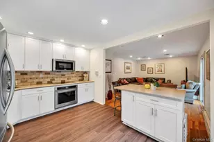 19 Spyglass Ln, East Setauket, NY 11733 - Photo 10