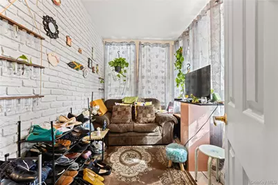 667 E 230th Street, Bronx, NY 10466 - Photo 6