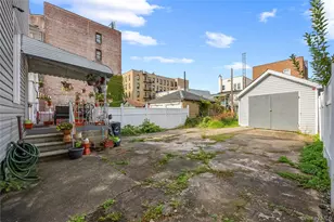 667 E 230th St, Bronx, NY 10466 - Photo 24