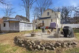 147 Dupont Ave, Newburgh, NY 12550 - Photo 6