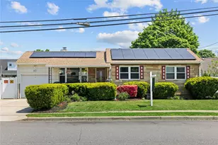 93 Lloyd Ave, North Babylon, NY 11703 - Photo 22