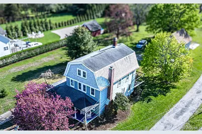 630 New Suffolk Road, Cutchogue, NY 11935 - Photo 2