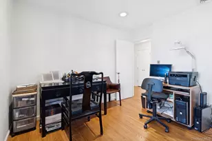 6 St George Rd, Great Neck, NY 11021 - Photo 18