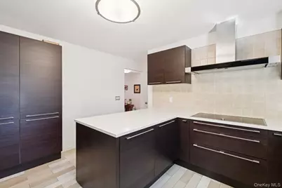 6 Saint George Road, Great Neck, NY 11021 - Photo 10