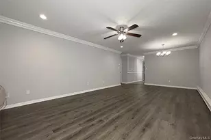 30 Westgate Dr, Bohemia, NY 11716 - Photo 6