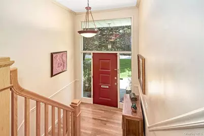 21 Douglas Circle, Rye, NY 10580 - Photo 2