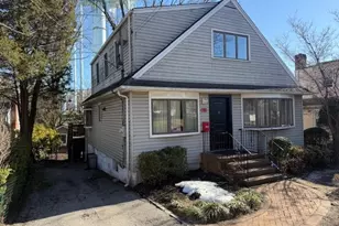 11 Arbor St, Great Neck, NY 11021 - Photo 1