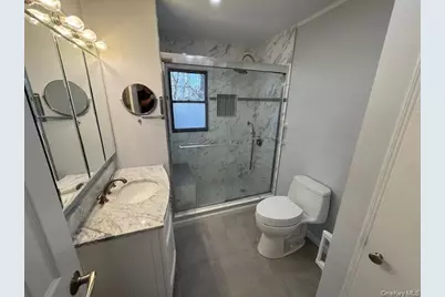 11 Arbor Street, Great Neck, NY 11021 - Photo 4