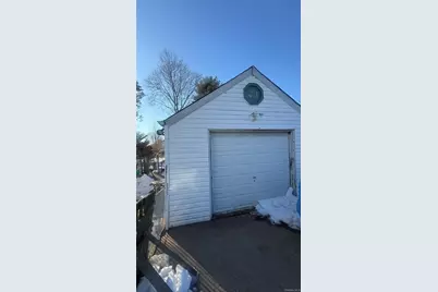 49 Peters Boulevard, Central Islip, NY 11722 - Photo 4