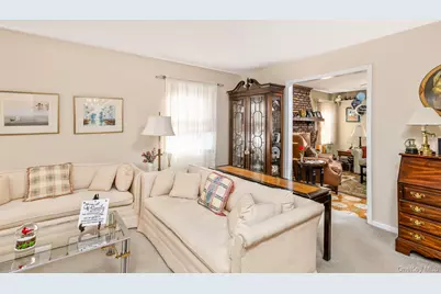 260 Washington Avenue, Saint James, NY 11780 - Photo 8