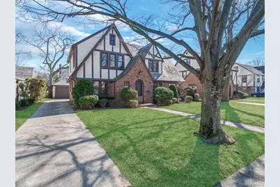 109 Wickham Road, Garden City, NY 11530 - Photo 2