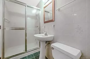 356 Oakleigh Ave, Calverton, NY 11933 - Photo 24