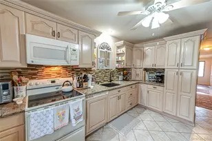 12 Blue Point Rd E, Holtsville, NY 11742 - Photo 10