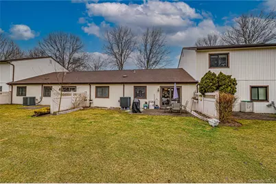 12 Blue Point Road E #12, Holtsville, NY 11742 - Photo 4