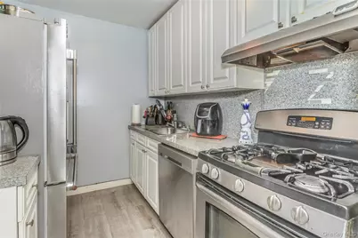 3901 Nostrand Ave Apt 4B #4B, Brooklyn, NY 11235 - Photo 10