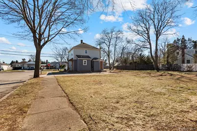 500 5th Avenue #upper (2nd floor), East Northport, NY 11731 - Photo 6