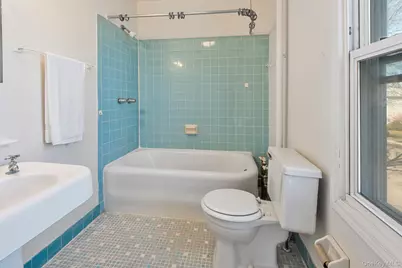 500 5th Avenue #upper (2nd floor), East Northport, NY 11731 - Photo 16