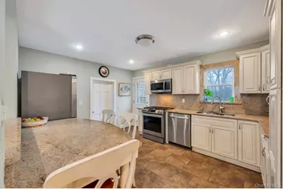 159 Dawn Drive, Centereach, NY 11720 - Photo 10