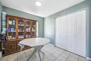 17 Cedar St, Central Islip, NY 11722 - Photo 8