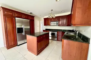 106 Woods Dr, Roslyn, NY 11576 - Photo 4