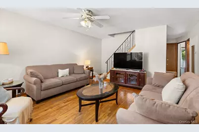 259 Waldo Street, Copiague, NY 11726 - Photo 4