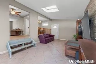 916 N Clinton Ave, Lindenhurst, NY 11757 - Photo 8