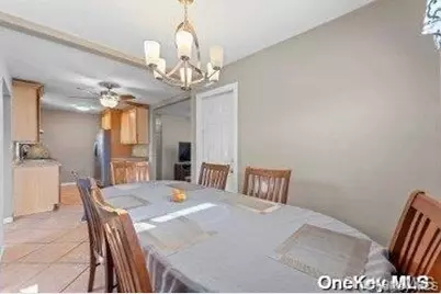 916 N Clinton Avenue, Lindenhurst, NY 11757 - Photo 6