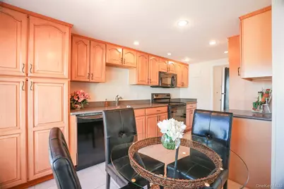 400 High Point Drive #204, Hartsdale, NY 10530 - Photo 14