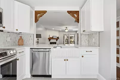 42 Brooke View Drive, Ossining, NY 10562 - Photo 4