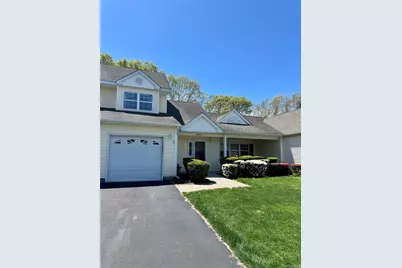 1403 Pebble Beach Path, Riverhead, NY 11901 - Photo 2