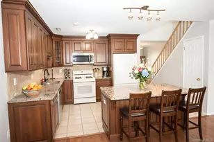 359 Colonial Cir, Manorville, NY 11949 - Photo 4