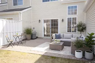 359 Colonial Cir, Manorville, NY 11949 - Photo 10