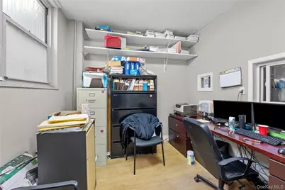 7150 Parsons Boulevard #1001, Flushing, NY 11367 - Photo 8