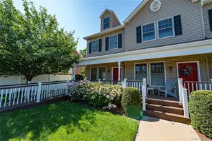7 Nathan Hale Dr, Huntington, NY 11743 - Photo 2