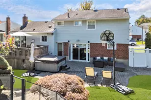 7 Rita Ln, Plainview, NY 11803 - Photo 26