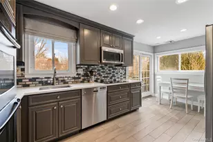 7 Rita Ln, Plainview, NY 11803 - Photo 8