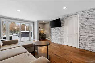 7 Rita Ln, Plainview, NY 11803 - Photo 14