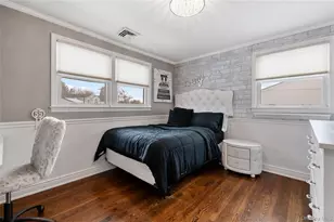 7 Rita Ln, Plainview, NY 11803 - Photo 22