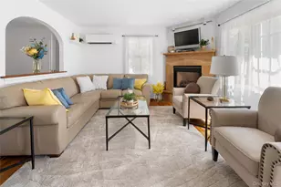 27 Summit Blvd, Westhampton, NY 11977 - Photo 4