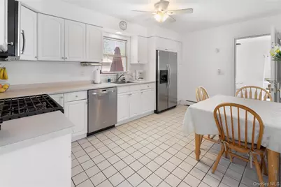 27 Summit Boulevard, Westhampton, NY 11977 - Photo 8