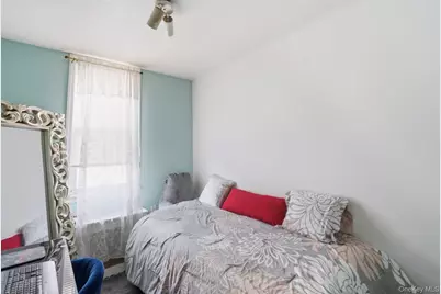 7019 71st Street, Glendale, NY 11385 - Photo 14