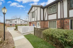 103 Birchwood Rd, Medford, NY 11763 - Photo 2